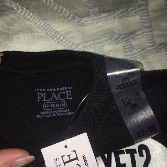 🚫SOLD🚫NWT 12-18 mo glow in the dark T - Picture 2 of 3